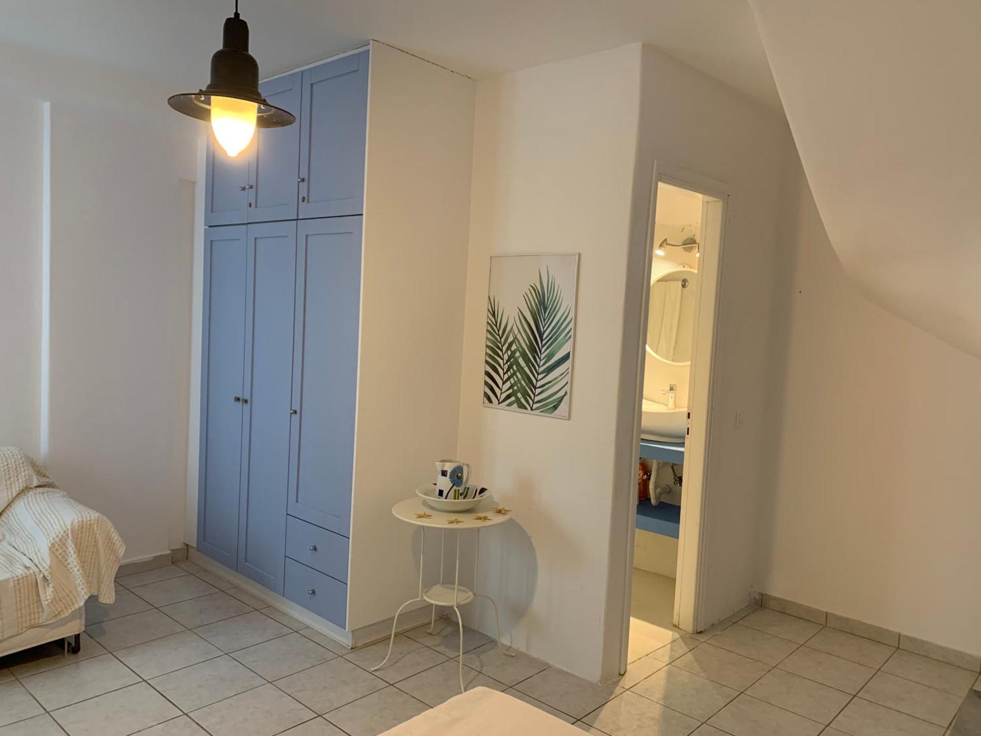 Irenes House Piso Livadi